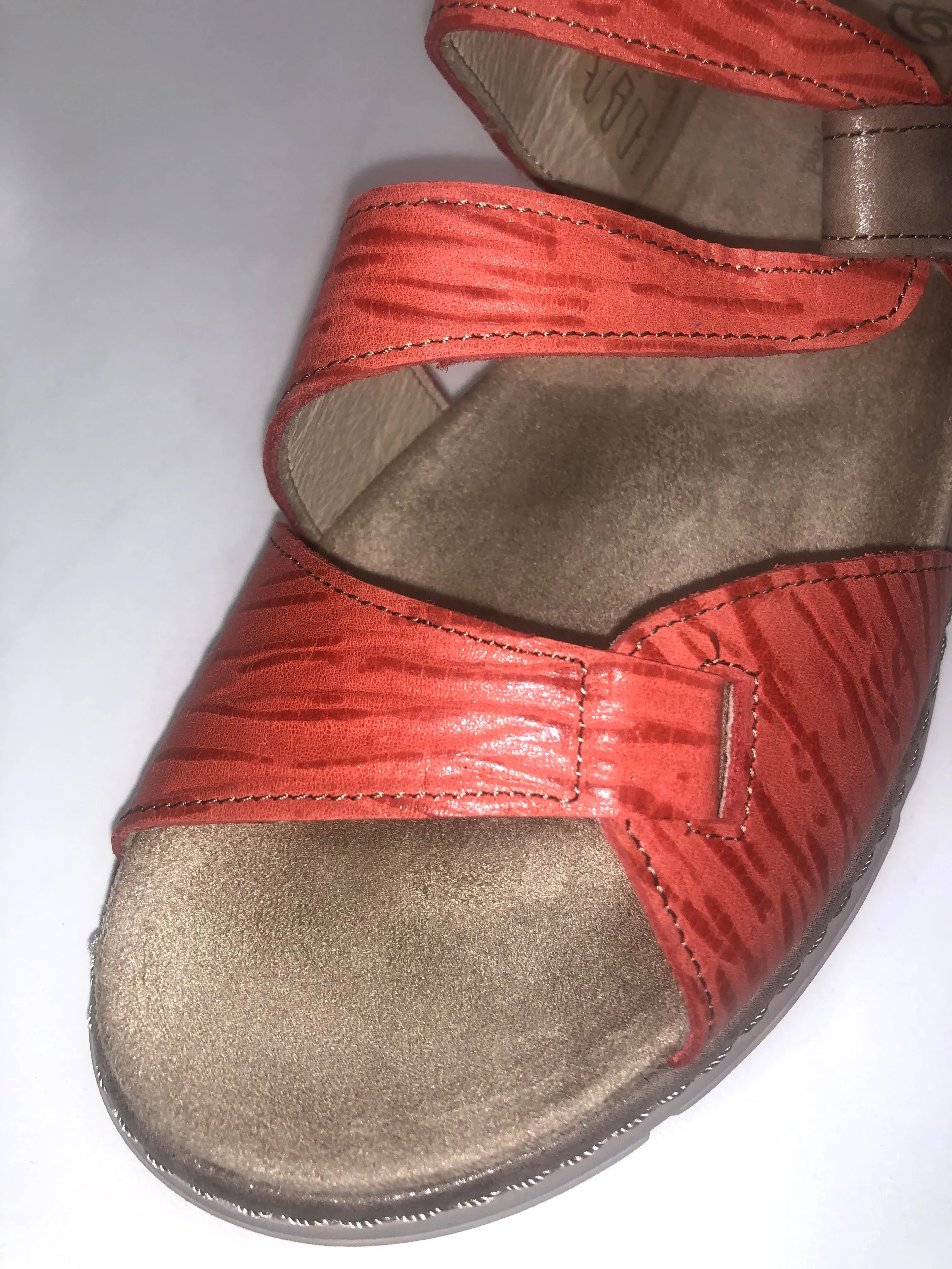 3372 RED