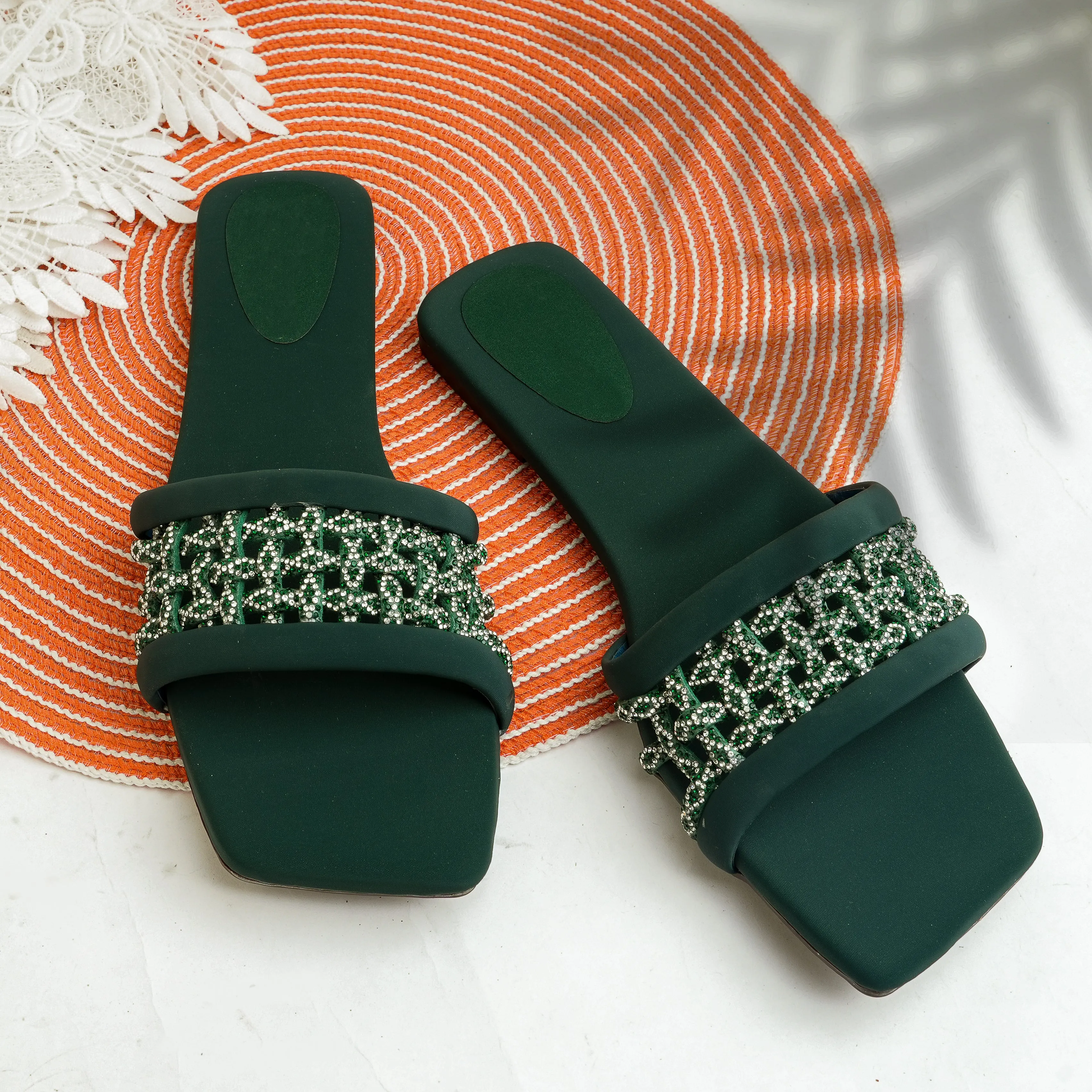 Emerald Majesty Flat - Green