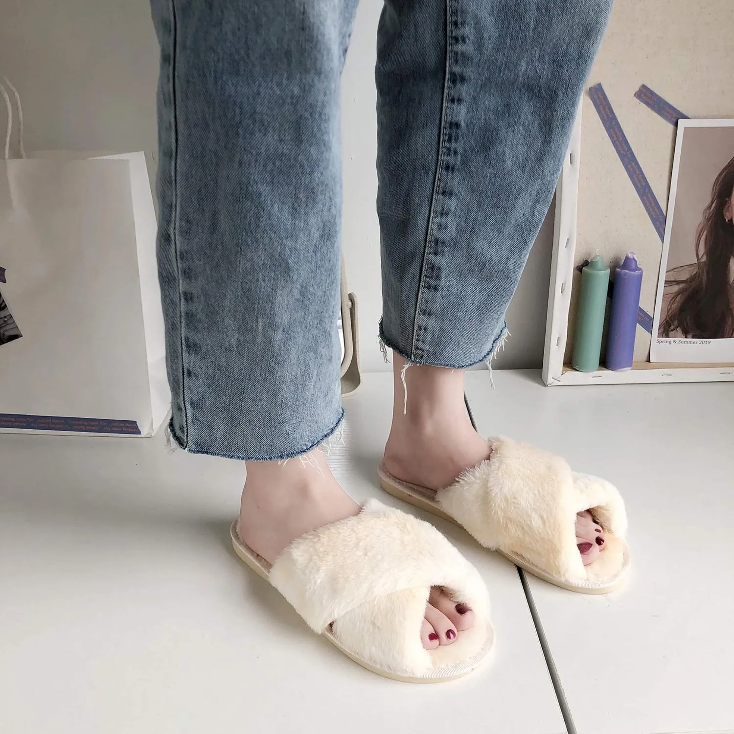 Fericzot Women's Fuzzy Fluffy Furry Fur Slippers Flip Flop Winter Warm Cozy House Memory Foam Sandals Slides Soft Flat Comfy Anti-Slip Spa Indoor Outdoor Slip on