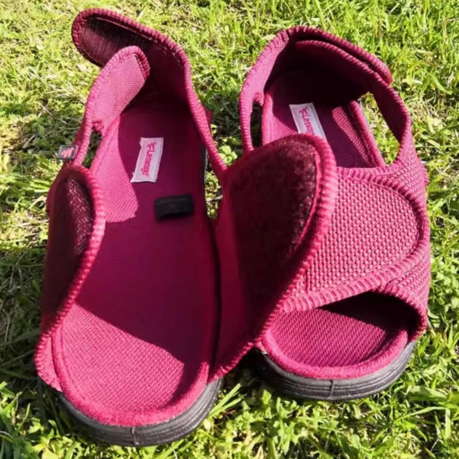 Women Diabetic Shoes Edema Slippers, Comfortable Adjustable Wide Width Open Toe Sandals, Elderly House Shoes for Swollen Feet Wine Red,11